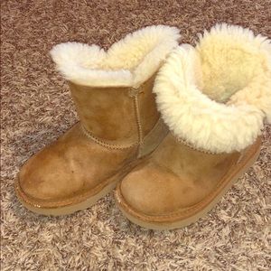 Ugg Little girls size 11